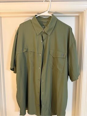 Huk Men's Button-Down Short Sleeve Shirt in Olive
